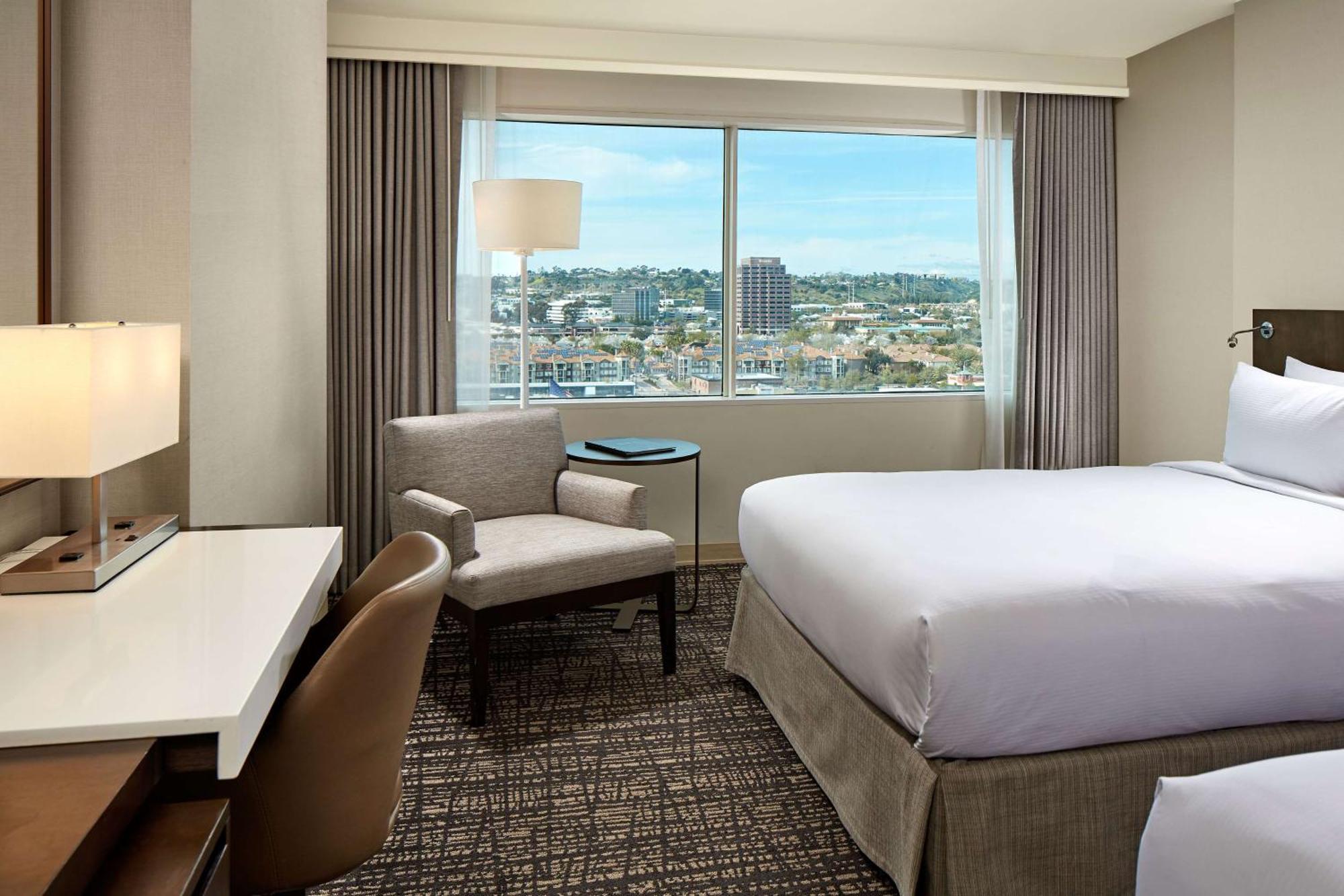Hilton San Diego Mission Valley Exteriör bild